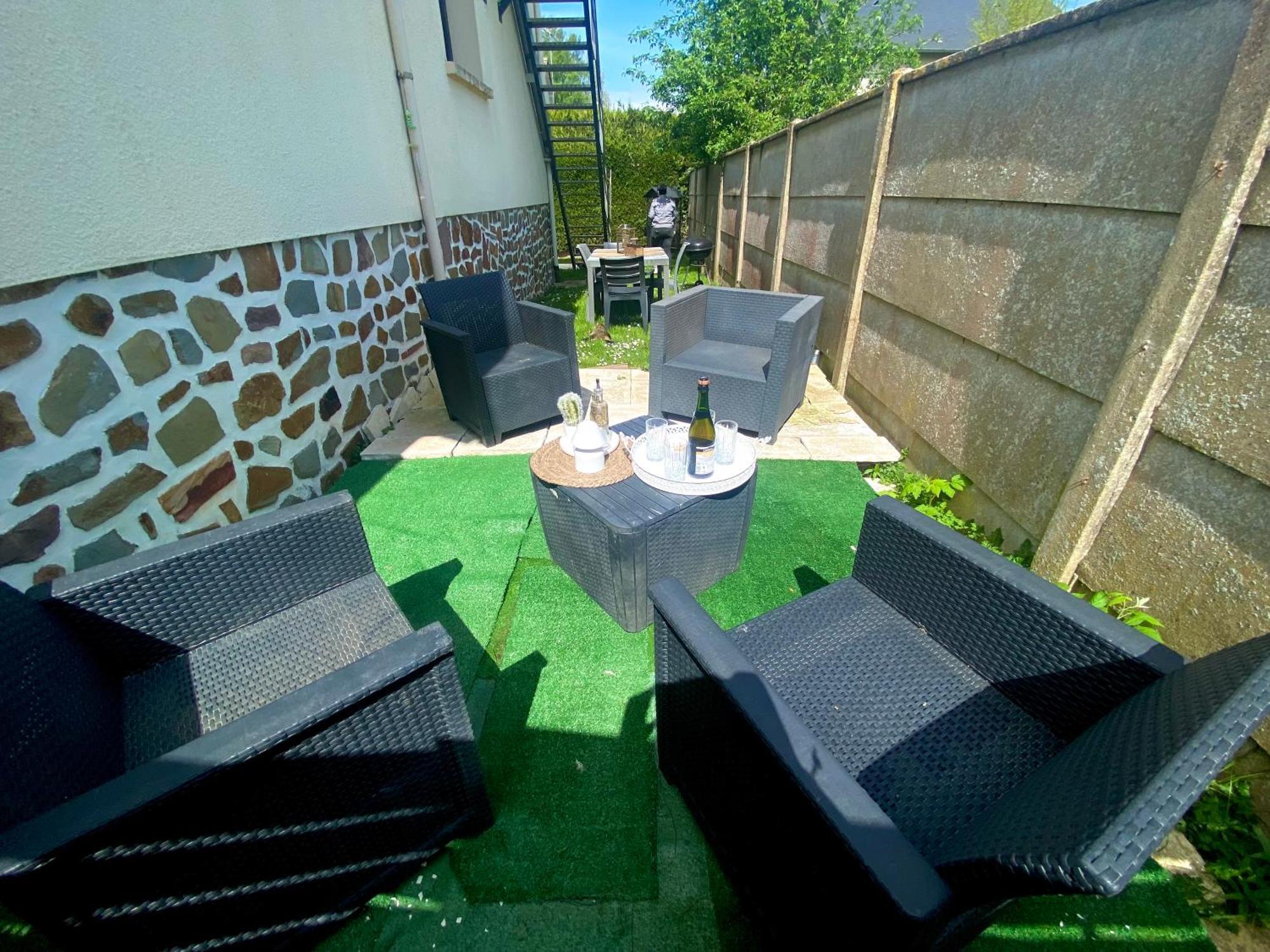 Une Ambiance Cosy Avec Jardin Privatif Nassandres Buitenkant foto